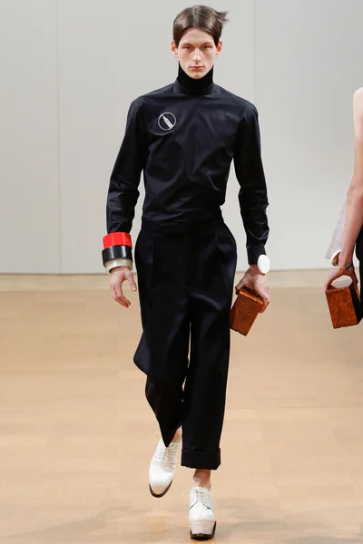 Look 12